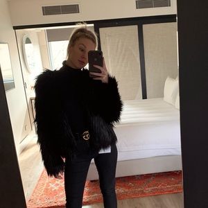 Meet your Posher, Caitlin